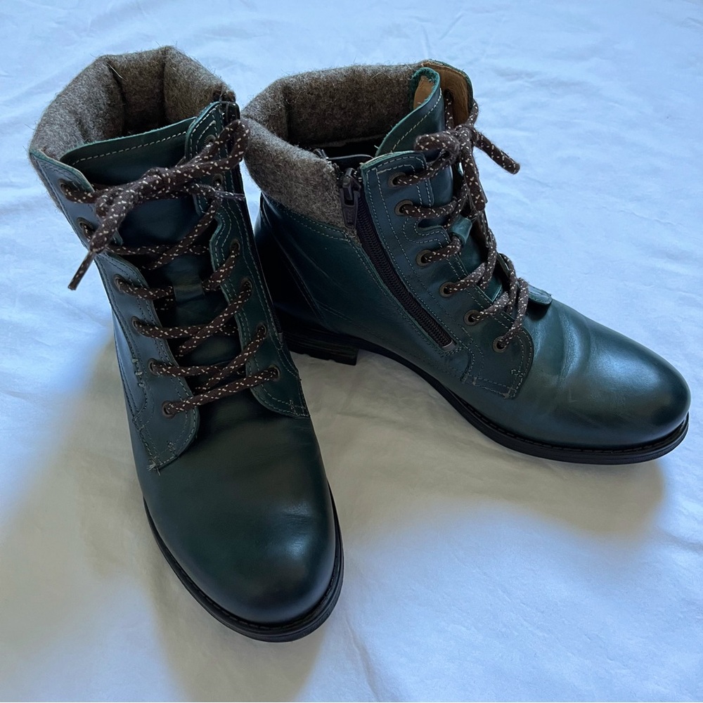 Taos Cutie leather ankle boots teal